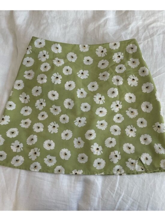 Dresses & Skirts - Floral Skirt